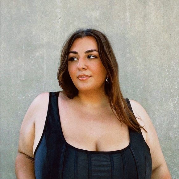 Meet your Posher, Sara - Picture 1 of 1